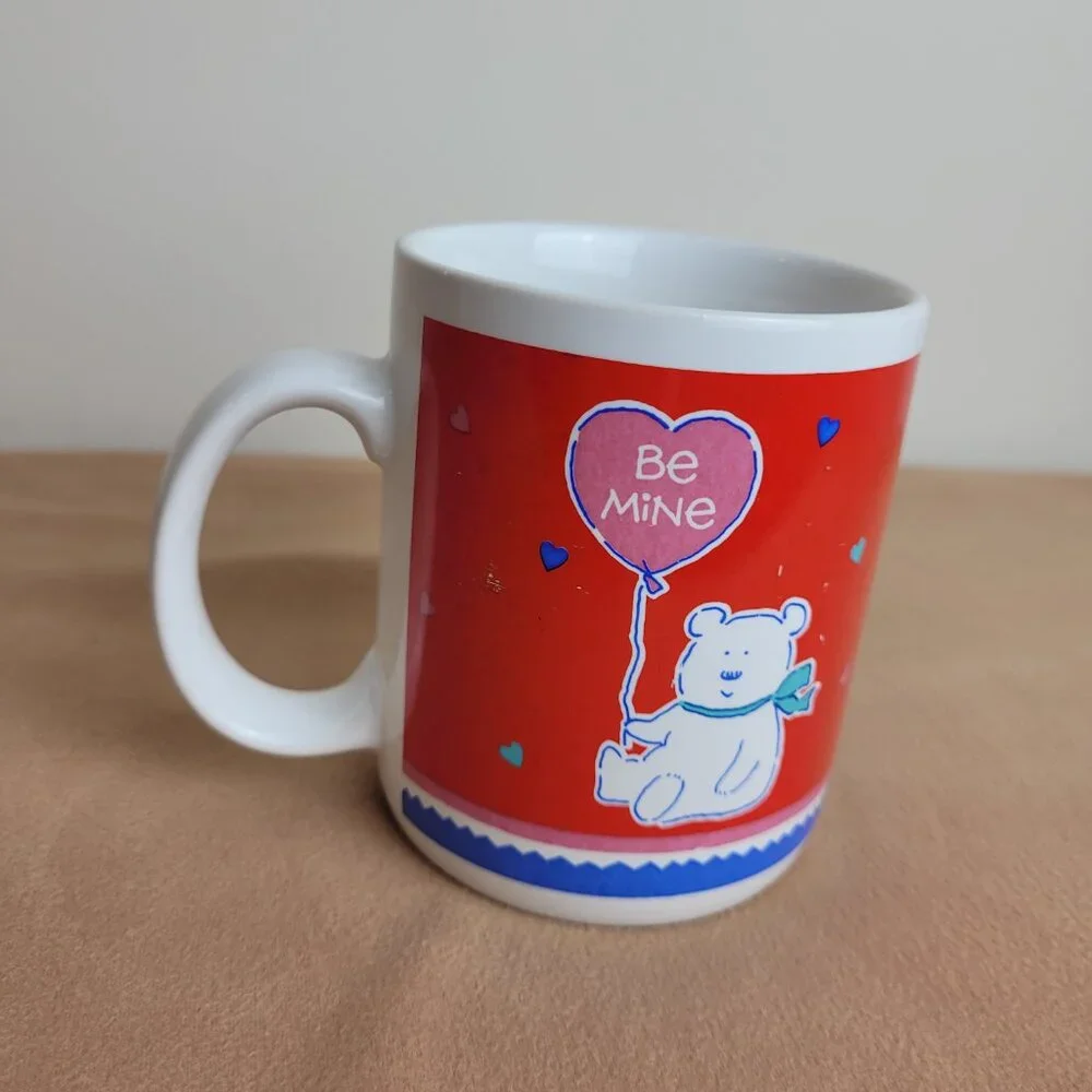 Vintage Hallmark Mug Be Mine Teddy Bear & Heart Balloon red Valentine. 1988 Mugs